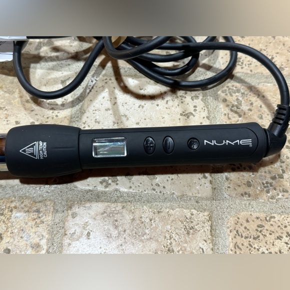 NuMe Magic Curling Titanium Wand 25mm (1”) - Picture 2 of 6